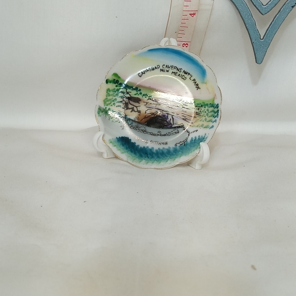 VINTAGE miniature saucer collection of 5 saucers. - Picture 10 of 11